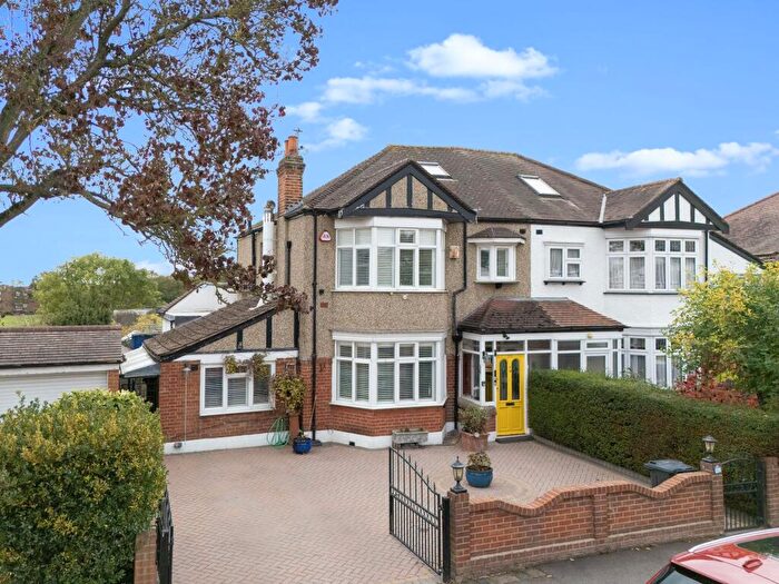 3 Bedroom Semi Detached House For Sale In Cheyne Avenue, South Woodford, E18