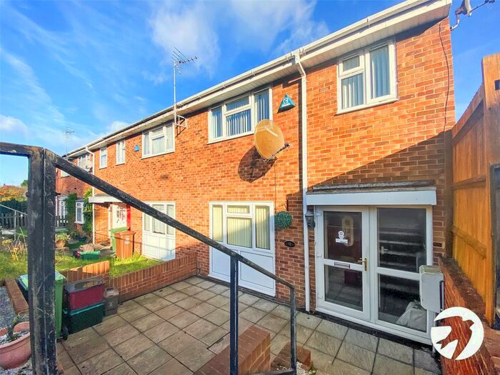 3 Bedroom End Of Terrace House To Rent In Twigg Close, Erith, Kent, DA8