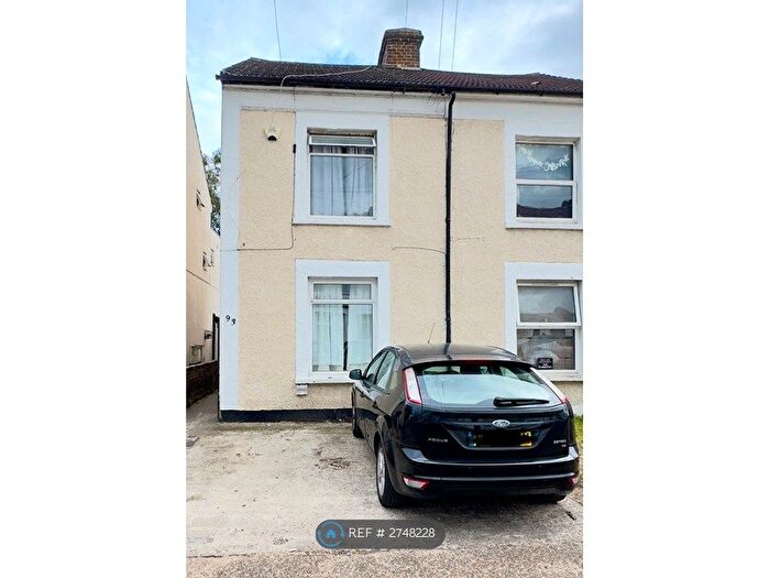 4 Bedroom Semi Detached House To Rent In Pears Road, Hounslow, TW3