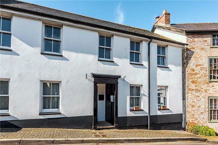 2 Bedroom Apartment To Rent In Market Square, Axminster, EX13