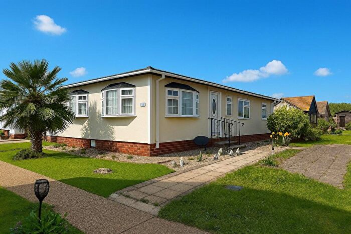 2 Bedroom Park Home For Sale In Creek Road, Canvey Island, Essex, SS8
