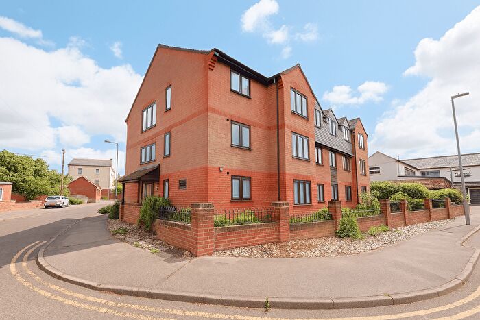 2 Bedroom Flat For Sale In Wilson Road, NR33