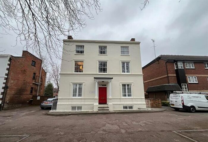 1 Bedroom Apartment To Rent In Muirfield Close, Reading, Berkshire, RG1