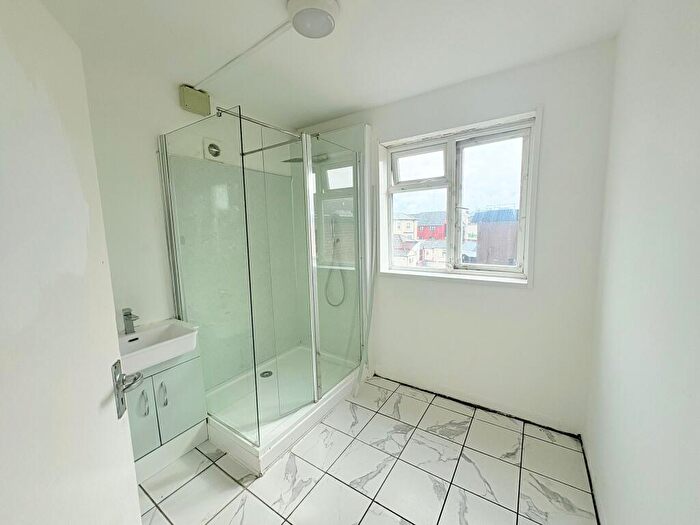 3 Bedroom Flat To Rent In Palmerston Road, Southsea, Portsmouth, PO5