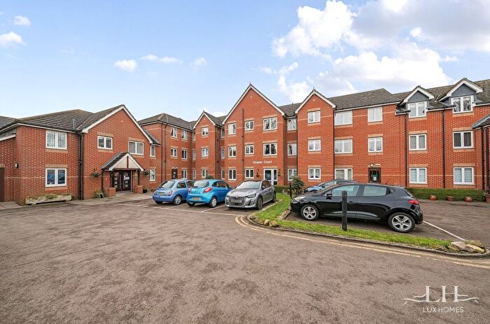 1 Bedroom Flat For Sale In Draper Court, Hornchurch, RM12