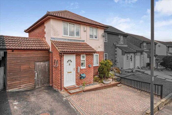 3 Bedroom Semi-Detached House For Sale In Redding Grove, Crownhill, Milton Keynes, MK8
