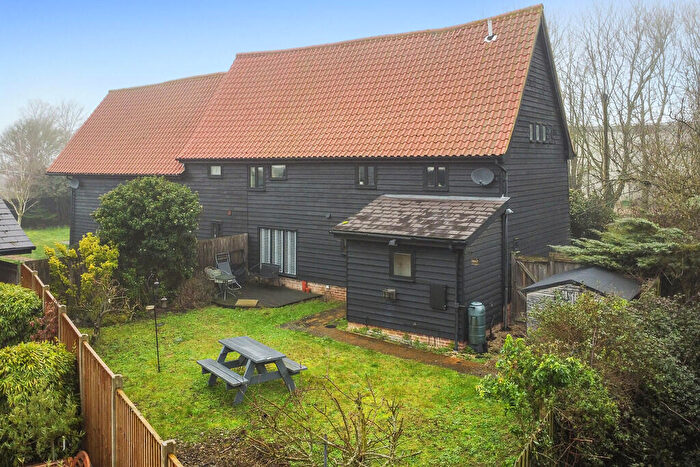 3 Bedroom Barn Conversion For Sale In Moat Farm Barns, Barking, IP6