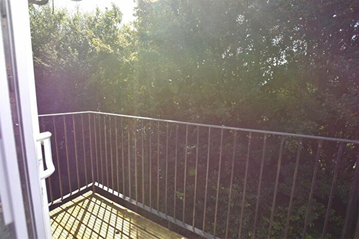 1 Bedroom Flat For Sale In Navigation Way, Blackburn, Lancashire, BB1