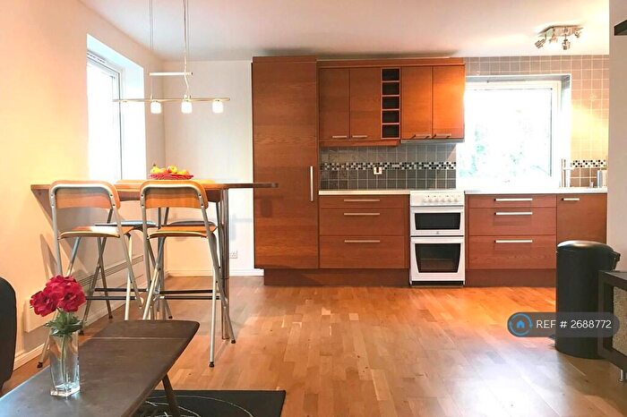 2 Bedroom Flat To Rent In Southfield Park, Oxford, OX4