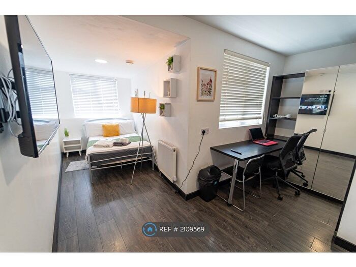 Studio To Rent In North Road, Selly Oak, Birmingham, B29