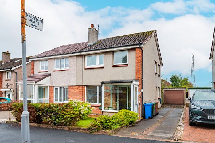 3 Bedroom Semi Detached House For Sale In Ralston Drive, Glasgow, G52
