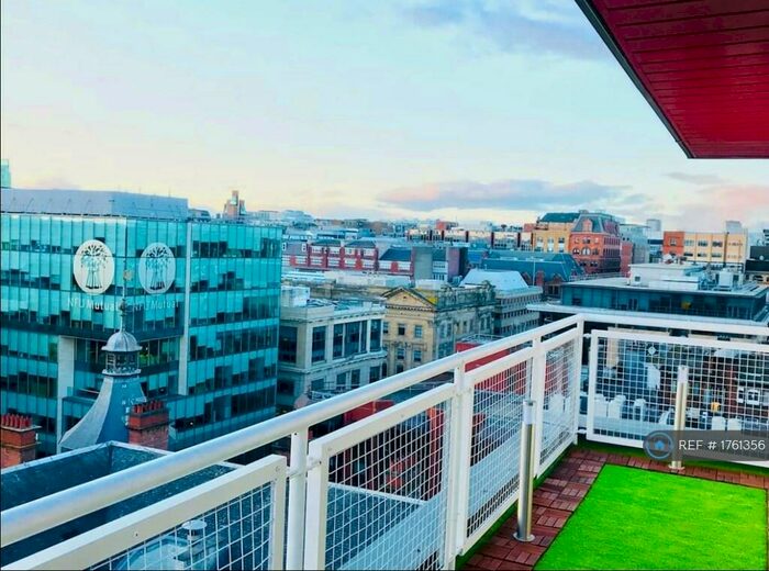 3 Bedroom Penthouse To Rent In Holm Street, Glasgow, G2