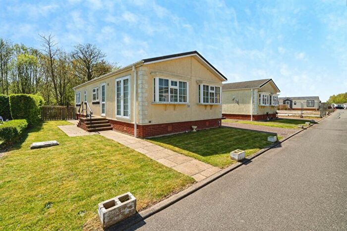 2 Bedroom Park Home For Sale In Stuston Road, Diss, IP22