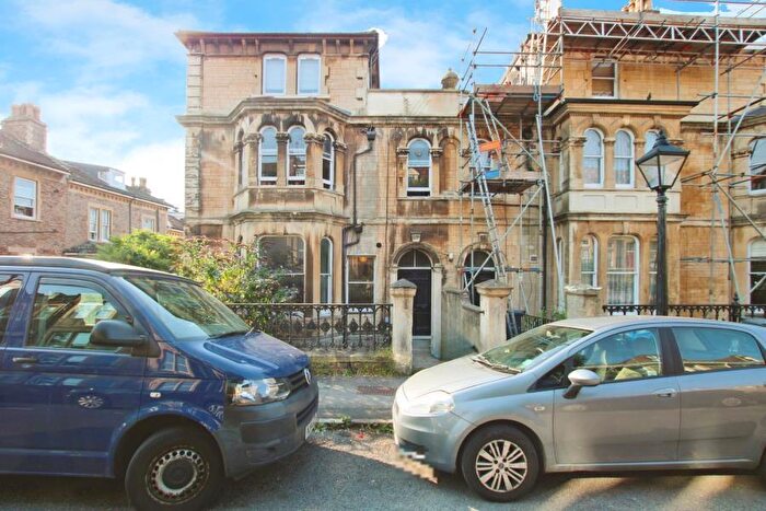 1 Bedroom Flat To Rent In Cotham Vale - Cotham, BS6