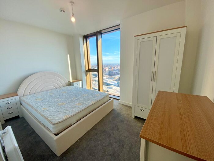 2 Bedroom Apartment To Rent In South Central, Essex Street, B5