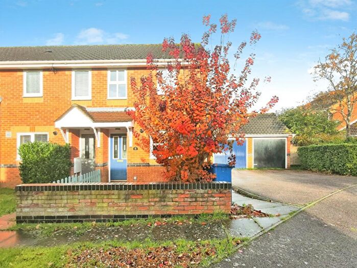 2 Bedroom Semi-Detached House For Sale In Leabrook Close, Bury St. Edmunds, IP32