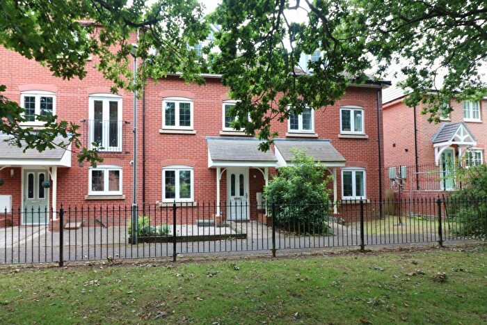 3 Bedroom Semi-Detached House To Rent In Standingwood Road, Ellesmere Port, CH65