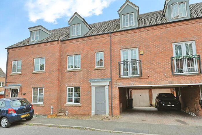 4 Bedroom Town House For Sale In Swan Road, Dereham, NR19