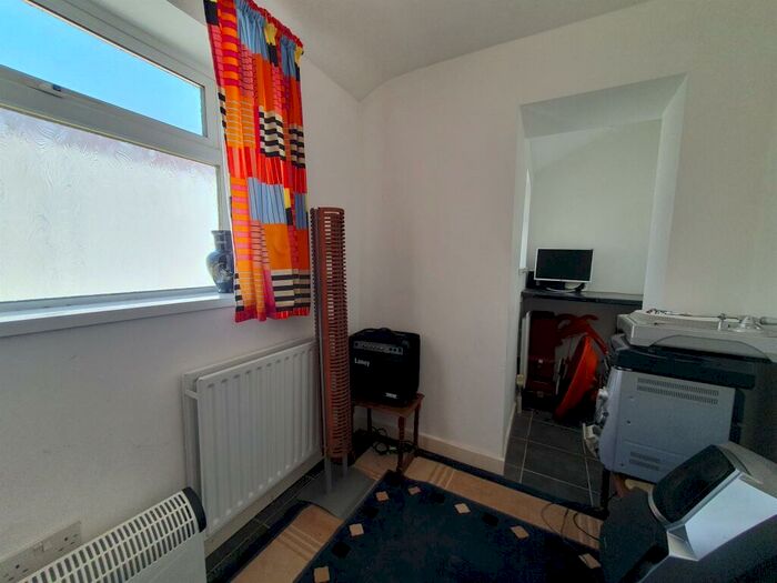 3 Bedroom Terraced House For Sale In Wood Lane, West Bromwich, B70