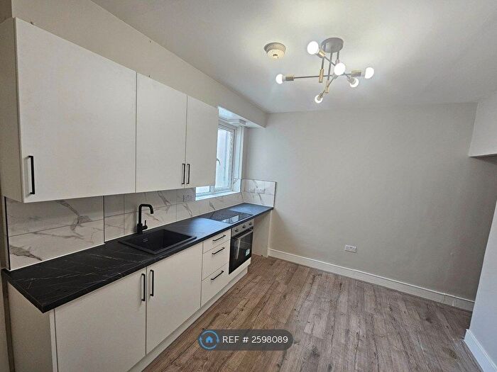 3 Bedroom Terraced House To Rent In Swete Street, London, E13