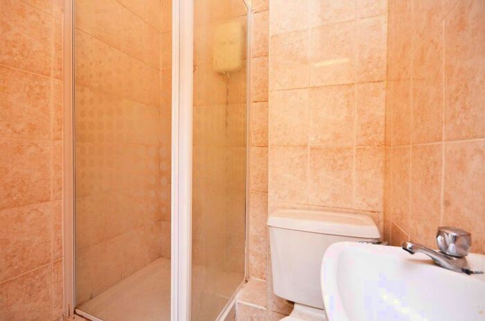 Studio For Sale In Terrace Road, Plaistow, London, E13