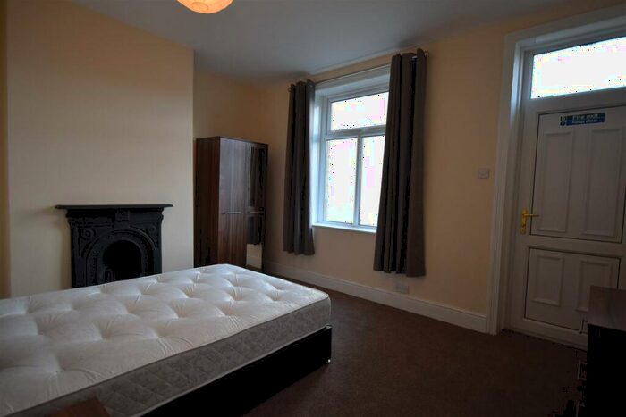 Studio To Rent In Room Cutler Heights Lane, Bradford, BD4