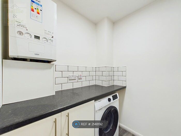 2 Bedroom End Of Terrace House To Rent In Park Green, Erskine, PA8