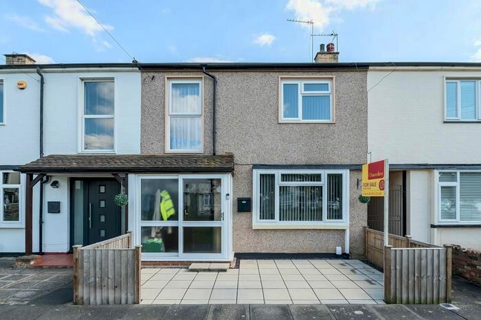 2 Bedroom Terraced House For Sale In Sunbury-On-Thames, Surrey, TW16