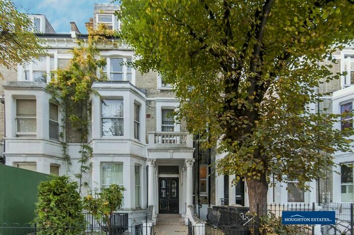 2 Bedroom Flat For Sale In Sutherland Avenue, London, W9
