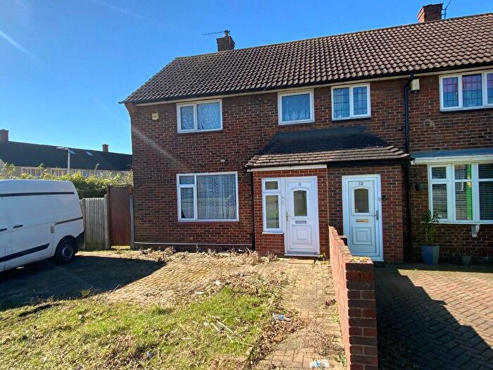 3 Bedroom Semi-Detached House To Rent In Dulverton Road, Romford, London, RM3