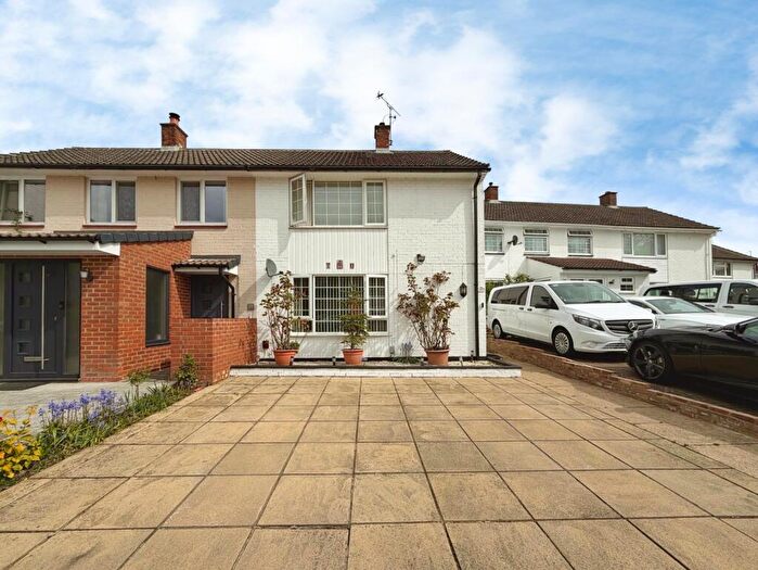 2 Bedroom Semi-Detached House For Sale In Manston Drive, Bracknell, Berkshire, RG12