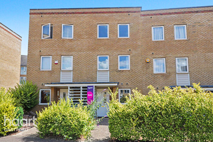 4 Bedroom Terraced House For Sale In Burroughs Drive, Dartford, DA1