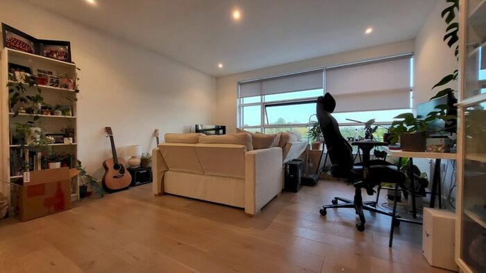 1 Bedroom Flat To Rent In The Boulevard, Cain Road, Bracknell, RG12