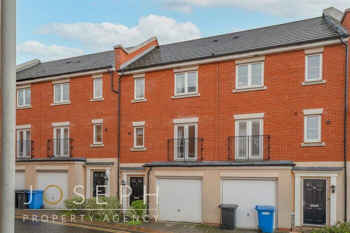 4 Bedroom House To Rent In Braeburn Close, Ipswich, IP4