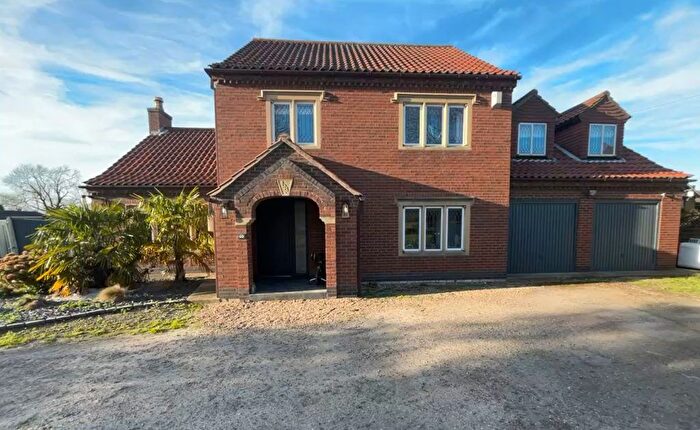 5 Bedroom Detached House For Sale In Eastoft Road, Crowle. Scunthorpe., DN17