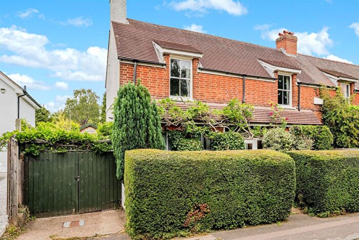 3 Bedroom Semi-Detached House For Sale In Dorking Road, Tadworth, KT20