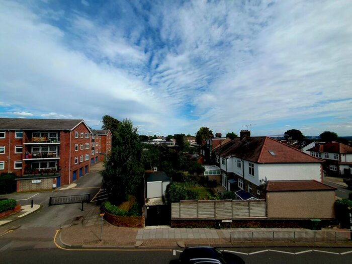 1 Bedroom Flat To Rent In Station Road, Winchmore Hill, N21