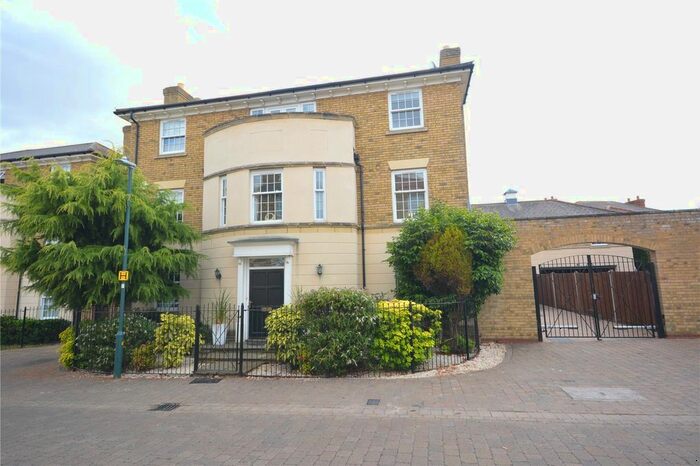 5 Bedroom Detached House To Rent In Billers Chase, Springfield, CM1