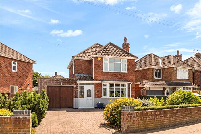 3 Bedroom Detached House For Sale In Broadway, Grimsby, Lincolnshire, DN34