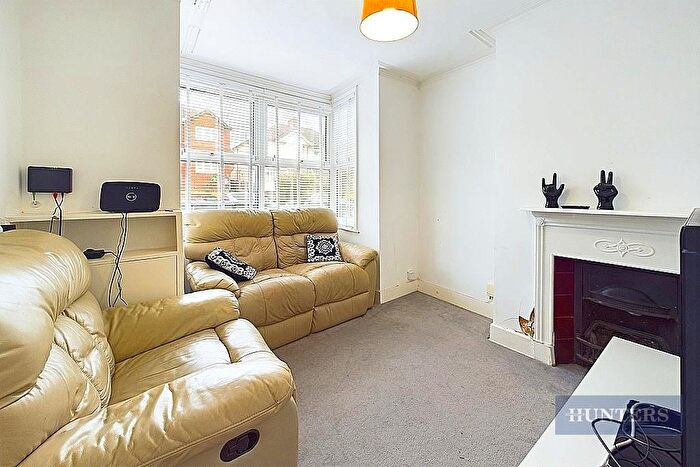 4 Bedroom Terraced House For Sale In Broadlands Road, Southampton, SO17