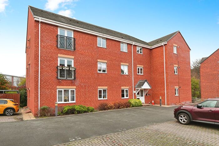 2 Bedroom Flat For Sale In The Infield, Halesowen, B63