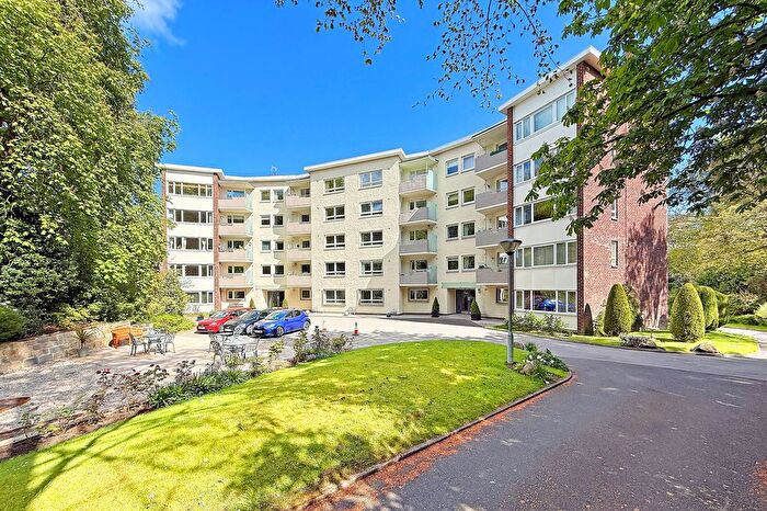 3 Bedroom Flat For Sale In Queens Close, Harrogate, HG2
