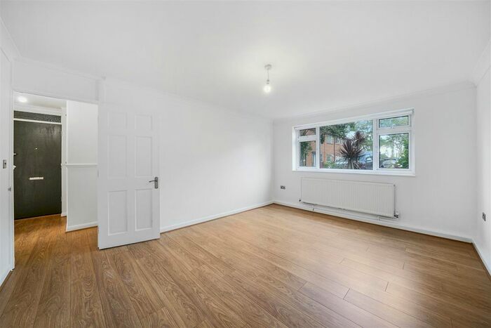 2 Bedroom Flat To Rent In Hounslow Road, Feltham, TW14