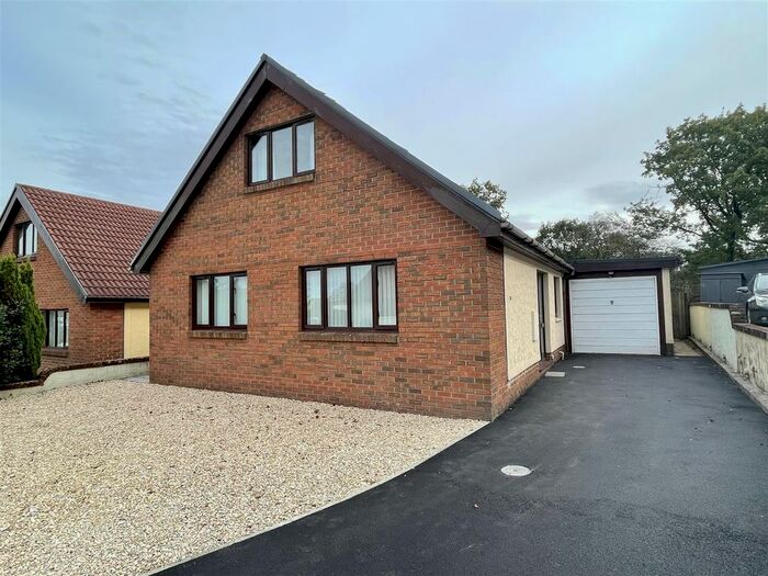 3 Bedroom Detached Bungalow For Sale In Parc Newydd, Foelgastell, Llanelli, SA14