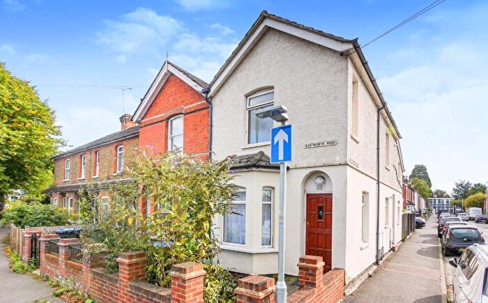 1 Bedroom Flat To Rent In Chertsey, Surrey, KT16