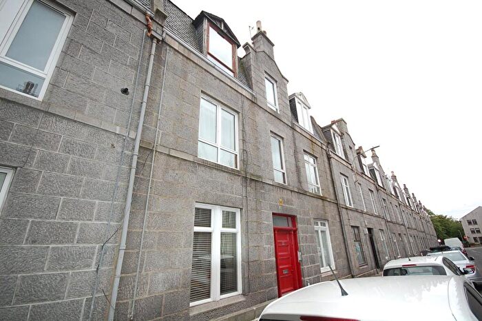 1 Bedroom Flat To Rent In Wallfield Place, Tfr, Rosemount, Aberdeen, AB25