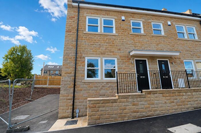 3 Bedroom House For Sale In Fartown, Pudsey, West Yorkshire, LS28