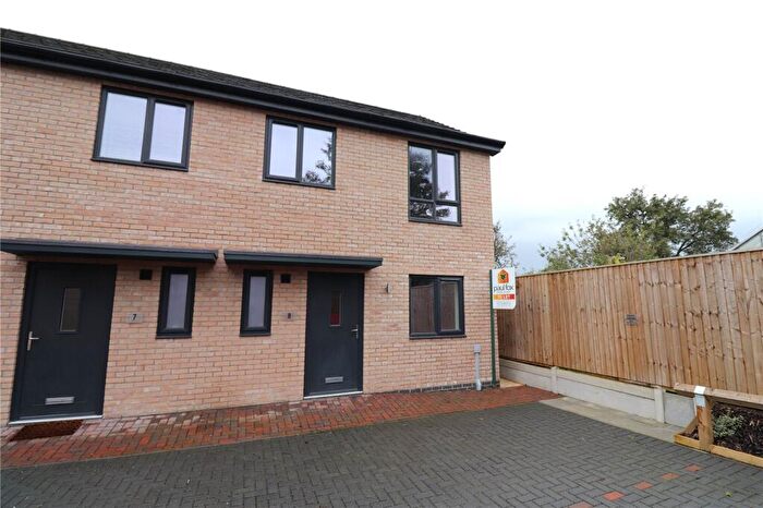 3 Bedroom Semi-Detached House To Rent In Grassfields Close, Scunthorpe, DN16
