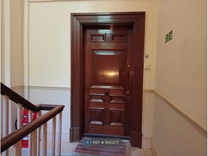 4 Bedroom Flat To Rent In Camden Crescent, Bath, BA1