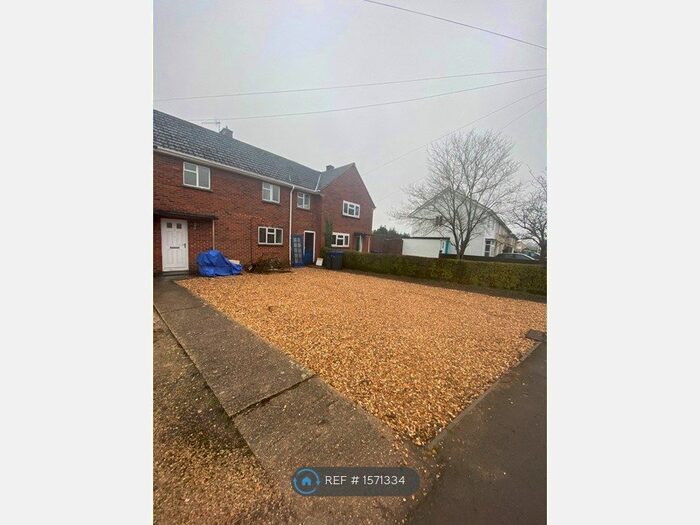 3 Bedroom Terraced House To Rent In Rambridge Crescent, Salisbury, SP2